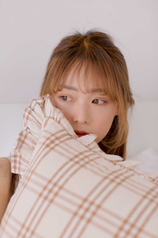 美女被咬小小头头的视频